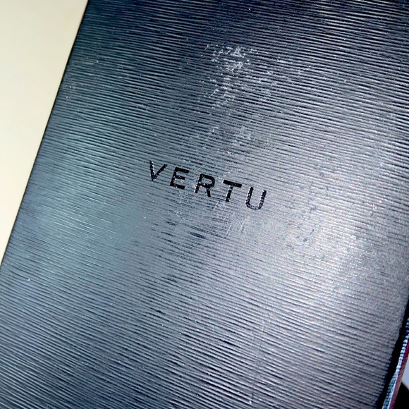 🇬🇧 Vertu Signature Touch Phone Handmade in England - Picture 9 of 17